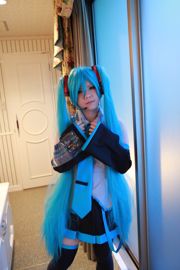 Mana Tanaka "VOCALOID" Hatsune Miku [Cosplay-Kanal]