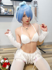 [COS Welfare] Douyu Anchor Little Witch Luna - Rem Wedding Dress