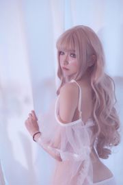 [COS Welfare] Momose Yiyi - Habitación privada sexy blanca