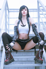 [Internet-Berühmtheit COSER Foto] Japanische sexy Loli Byoru - Tifa