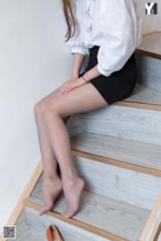 [IESS Contemplation] Người mẫu: Wanping "Puff Sleeves Are Sexy" Black Silky Feet