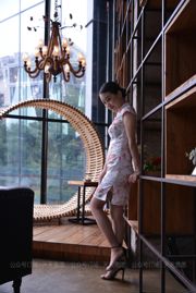 [IESS 奇思趣向] Modell: Xiaojie „Elegante Cheongsam-Frau“