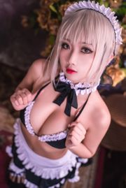 Is Gui Huyao in w "Black Silk Maid" [COSPLAY Welfare]