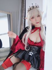 COSER Silber 81 "Royal Vampire" [COSPLAY Girl]