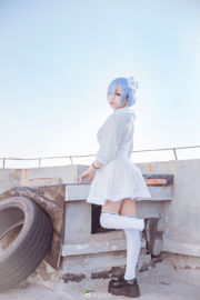 [สวัสดิการ COS] Hina Jiao - Rem White Dress